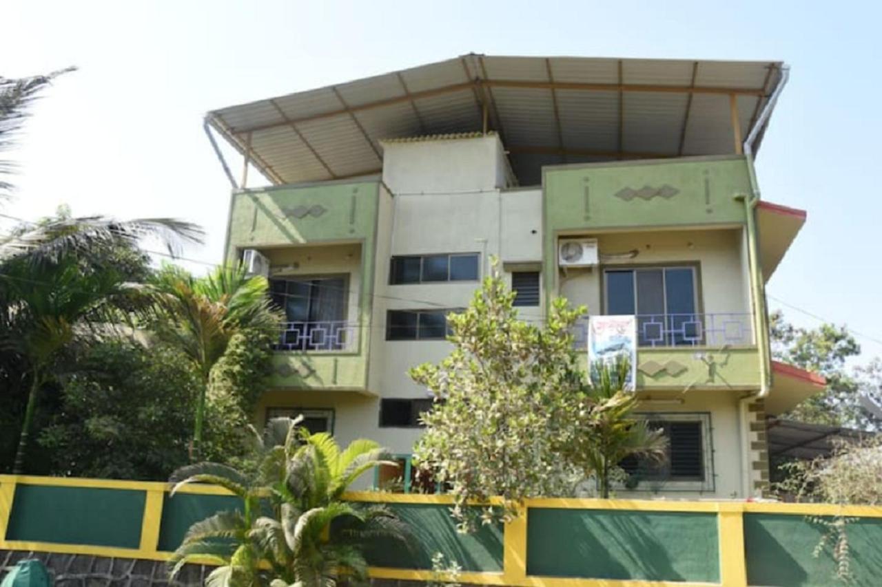 Gulmohar Cottages - Home Stay In Alībāg Eksteriør billede