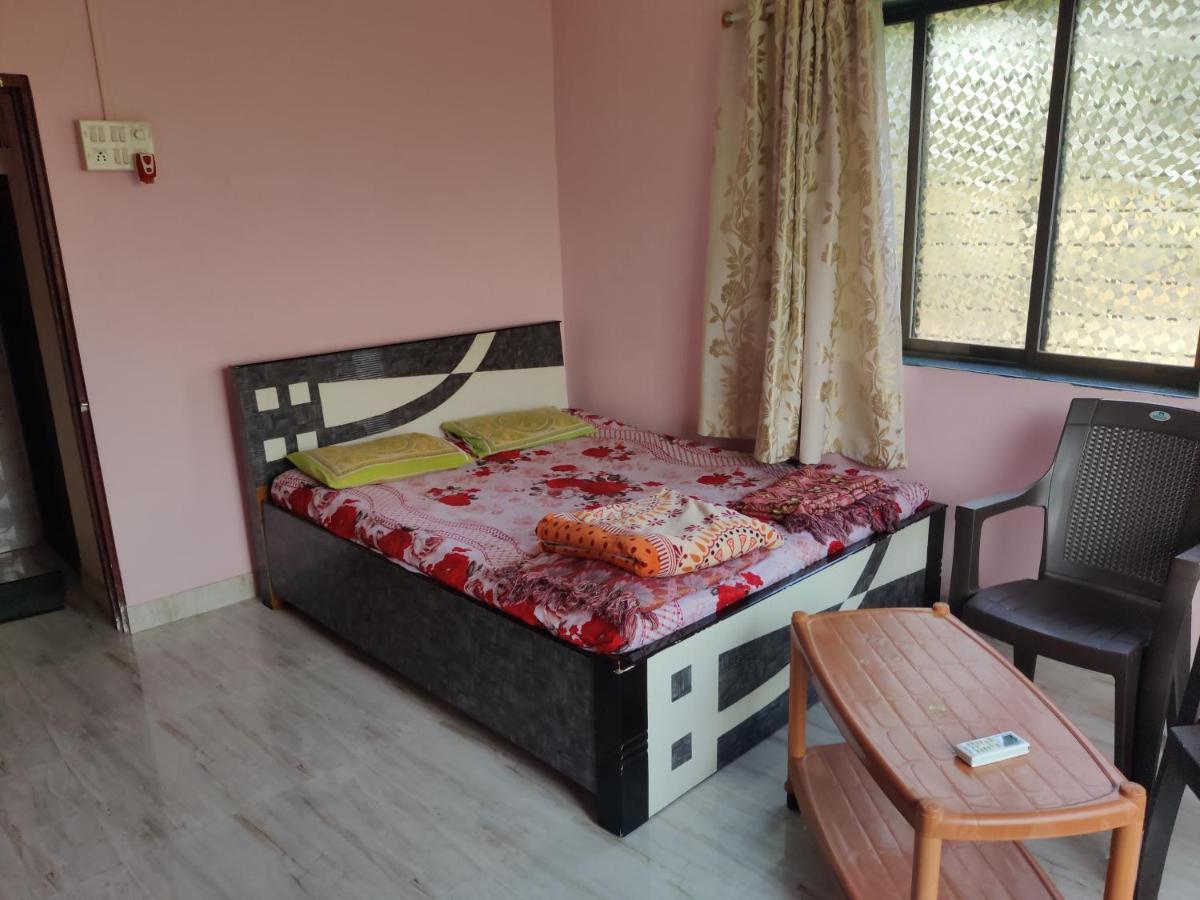 Gulmohar Cottages - Home Stay In Alībāg Eksteriør billede