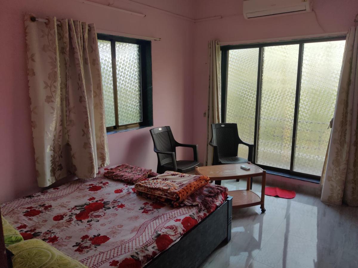 Gulmohar Cottages - Home Stay In Alībāg Eksteriør billede