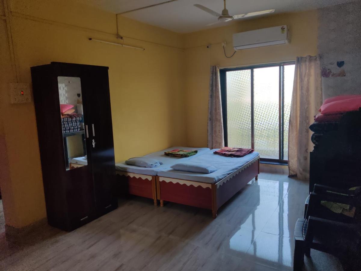 Gulmohar Cottages - Home Stay In Alībāg Eksteriør billede
