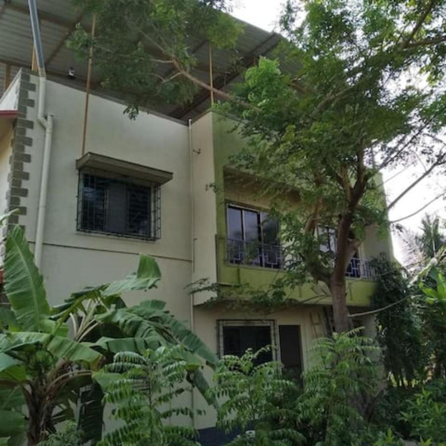 Gulmohar Cottages - Home Stay In Alībāg Eksteriør billede