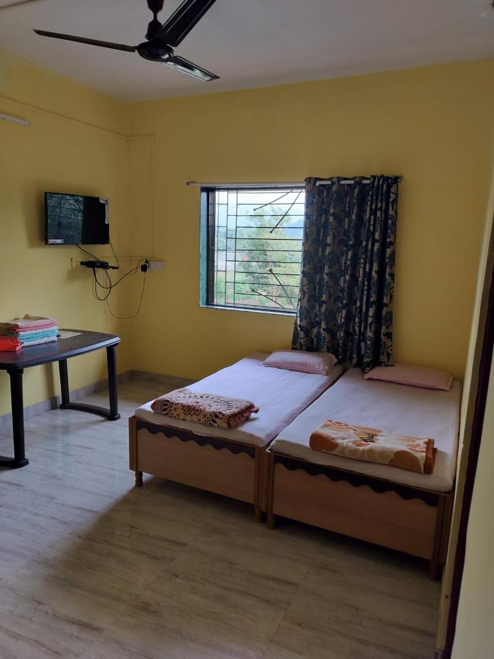 Gulmohar Cottages - Home Stay In Alībāg Eksteriør billede